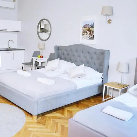 21 Florianska Street Aparthotel