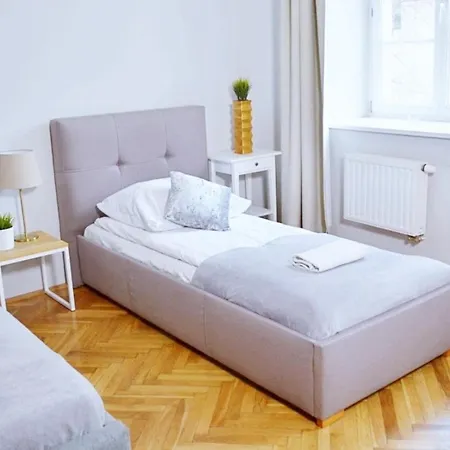 21 Florianska Street Apartmanhotel Krakkó