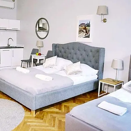 Апарт-отель 21 Florianska Street