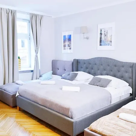 21 Florianska Street Апарт-отель Краков